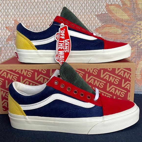 Vans Shoes - Vans WMNS Old Skool
(Mixed Corduroy)Mitingigr
VN0A5KRF94M
Sneakers